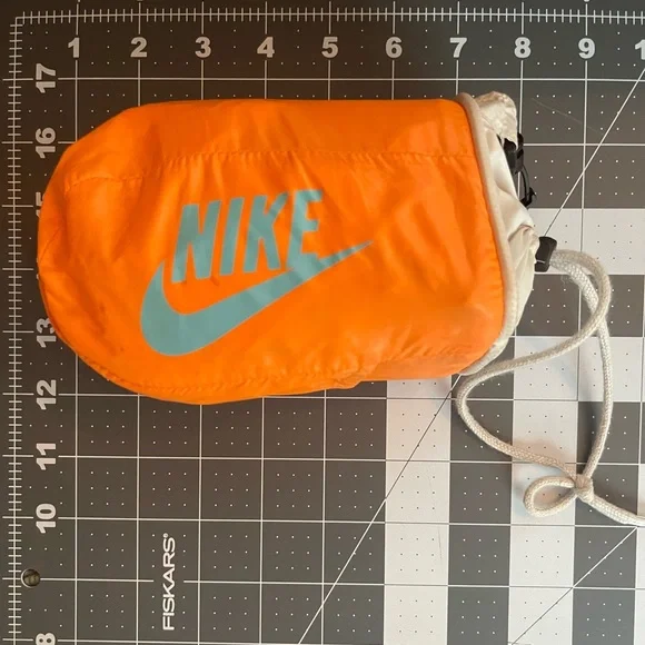 Vintage Nike Windbreaker Jacket + Matching Stuff Sack — Size L — Unisex - Picture 15 of 15